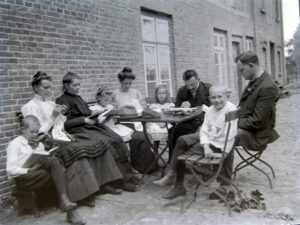 ALte Zeiten am Hus mit Meta.